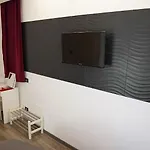 Nicadomus לינה וארוחת בוקר 4*