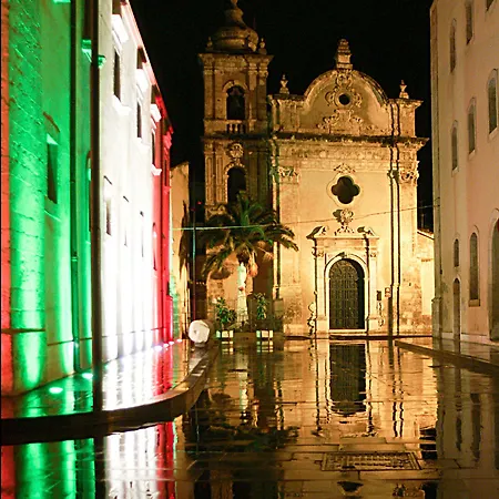 לינה וארוחת בוקר Nicadomus 4*