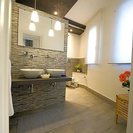 Nicadomus Bed & Breakfast 4*